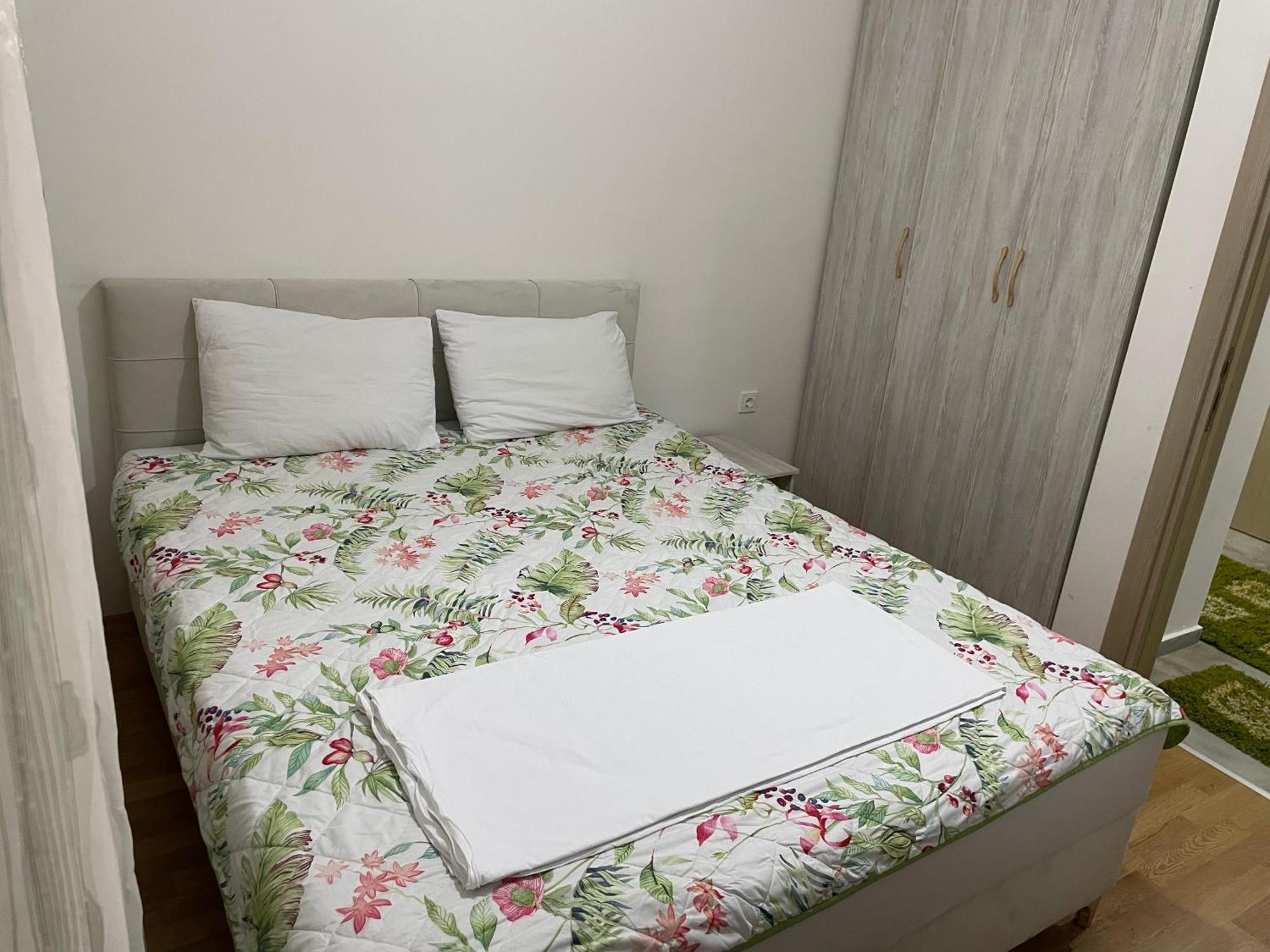 Tuse Lux Apartments Skopje Luaran gambar