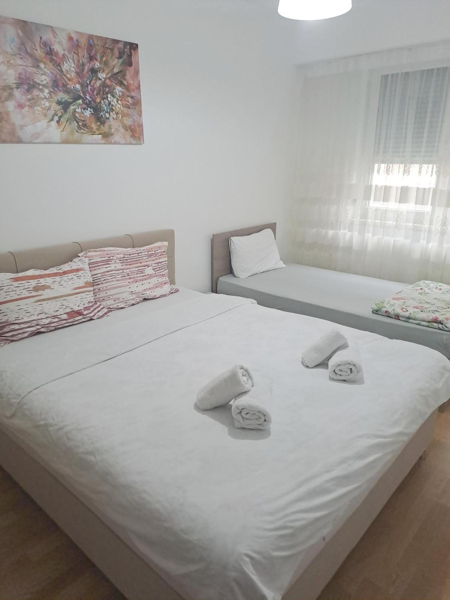 Tuse Lux Apartments Skopje Luaran gambar